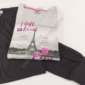 pijama algodon de manga larga con la camiseta estampada con un dibujo de Paris. Pantalon gris marengo con lunares