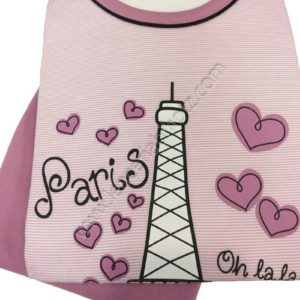 pijama niña con interior afelpado rosa con pantalon liso y camiseta de rayas con dibujo de la torre Eiffel y corazones