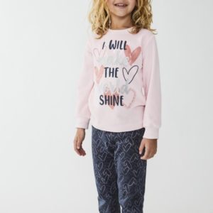 pijama niña terciopelo mensaje-plata en camiseta. Color rosa. Pantalon marino corazones. Puños